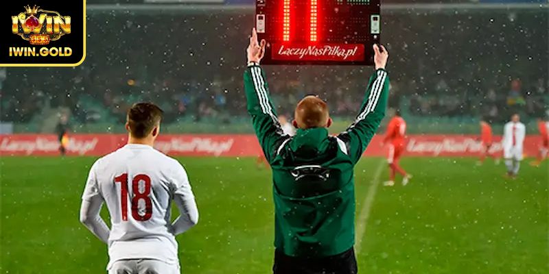 Kèo thay người iWin là gì?
